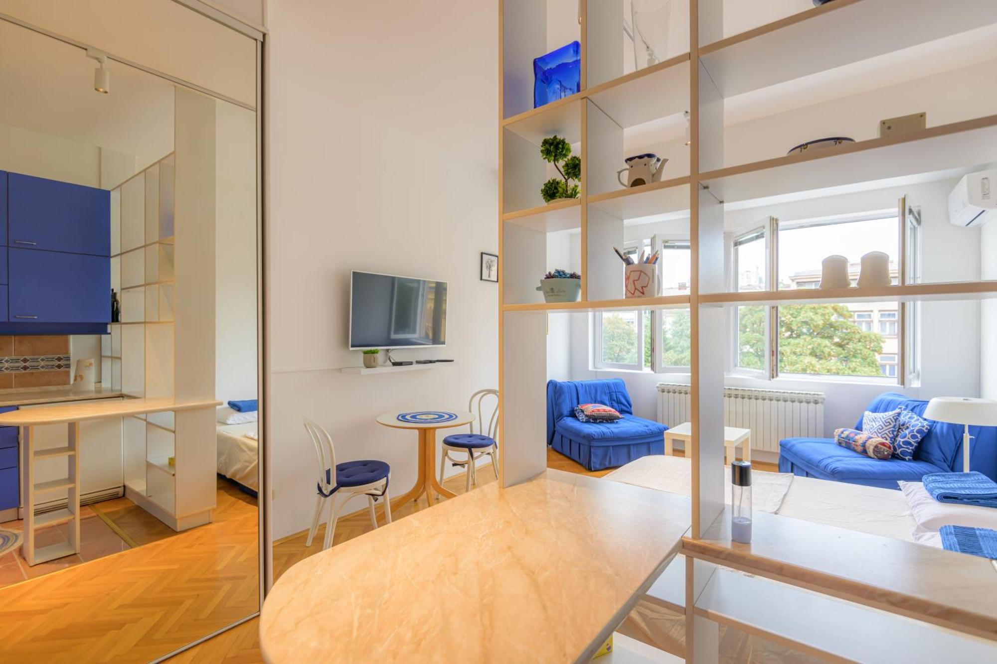 Silver Apartment